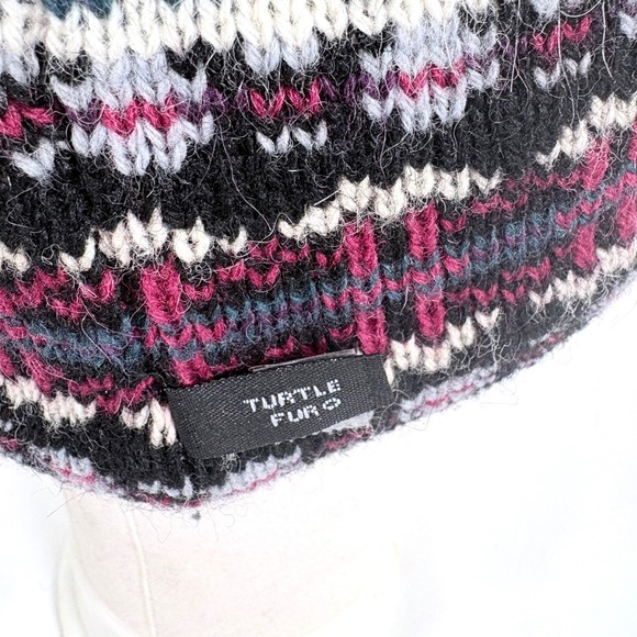 Turtle Fur Fair Isle Knit Beanie Hat with Pom Pom Black Burgundy White Ski Warm - Picture 5 of 7